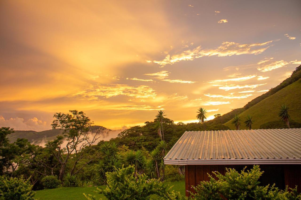 ホテル Casitas De Montana Cabuya モンテベルデ エクステリア 写真